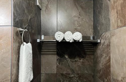 Guadalajara Apartment | Alojamiento Suite con Aire Acondicionado y Estacionamiento ubicado a 1 cuadra del Parian en Centro Tlaquepaque Privada e Independiente