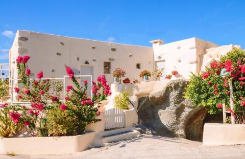 Milos Villa | Aloni Cave House