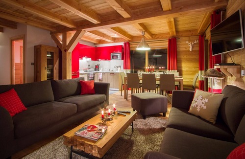 Mont-de-Lans Ski Chalet | ALPAGA 2, Magnificent chalet 50 m from the slopes