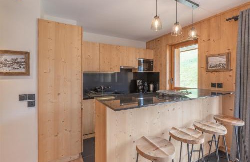 Cognet Apartment | Alpe d'Huez Houses - Hameau de Clotaire - Le cocon blanc - Duplex 5 chambres - cheminée wellness - Ski aux pieds