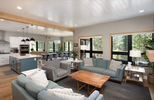 Bozeman Ski Chalet | Alpenglow Chalet @ Bridger Bowl and Crosscut