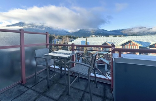 Village North Condo | Alpenglow Lodge Rainbow Look Out Studio by MVA
