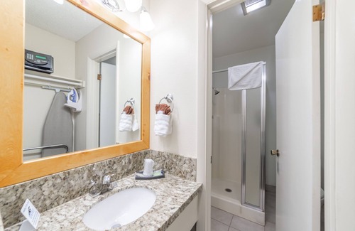Mammoth Lakes Hotel | Alpenhof Lodge
