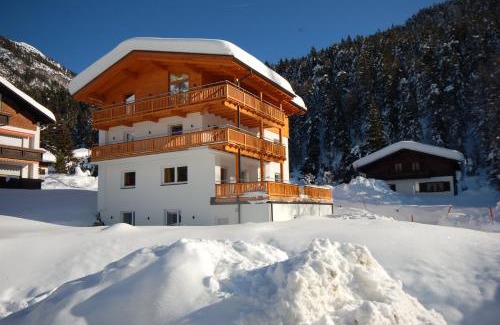 Weidach Apartment | Alpenmond Appartment Halbmond