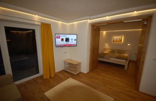 Weidach Apartment | Alpenmond Appartment Halbmond