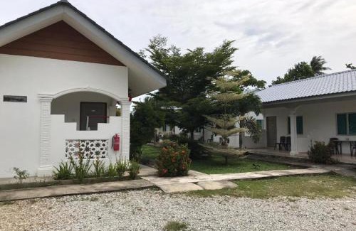 Lubok Buaya Hotel | Alpha Motel