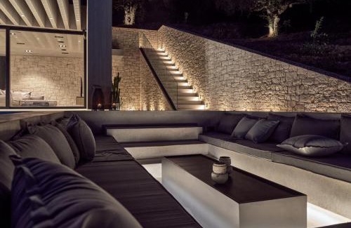 Akrotiri Villa | Alpha Villa - A Leading Luxury Villa!