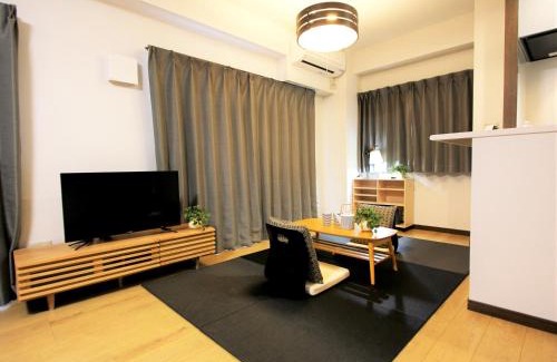 Hiroshima City Centre Apartment | Alphabed広島平和大通り