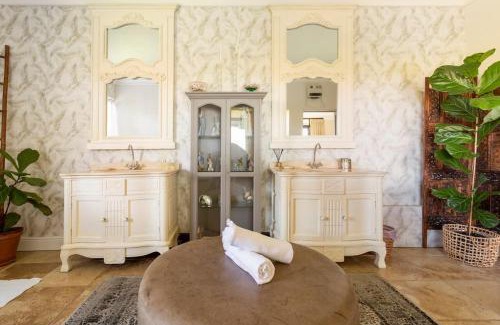 Alphen Apartment | Alphen Drive Apartments