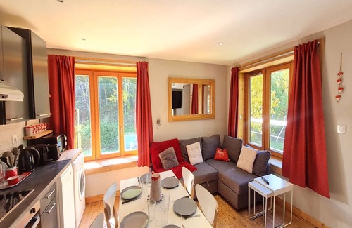 Les Deux Alpes Ski Chalet | Alpine Apartment for 6 Guests
