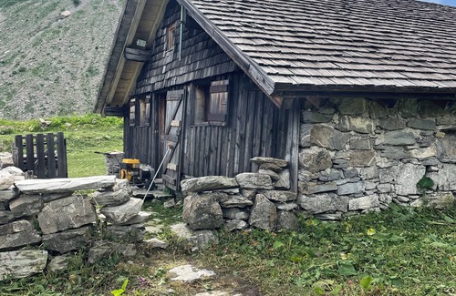 Saint-Jean-dʼAulps Ski Chalet | Alpine chalet facing Mont Blanc, accessible only on foot.