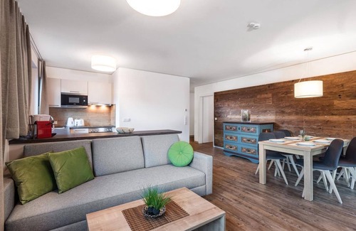 Kaprun Apartment | Alpine Dreams Breakfast - AlpenParks Hotel & Apartment Orgler