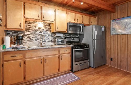 Upper Moonridge House | Alpine Haus - Great location only couple minutes away Bear Mountain Ski Resort