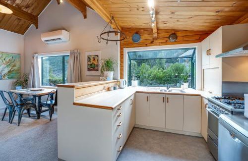Closeburn House | Alpine Hideaway - 2 bedroom