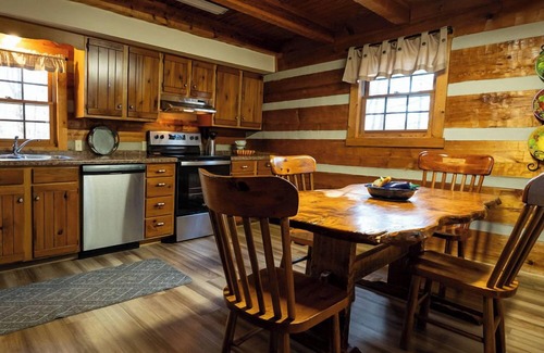 Logan Cabin | Alpine - Hosted by The Chalets