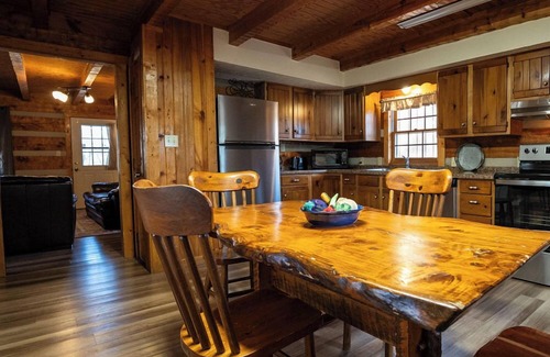 Logan Cabin | Alpine - Hosted by The Chalets