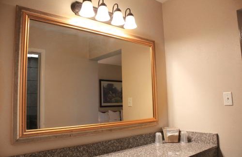 Rockford Hotel | Alpine Inn & Suites Rockford