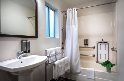 Anaheim Resort Hotel | Alpine Inn