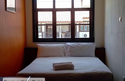 Taman Tanjung Ski Chalet | Alpine LXPD Premium Water Chalet