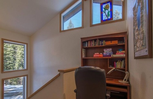 Alpine Meadows House | Alpine Meadows home w/ Private Hot Tub, Close to hiking, Fireplace- Mineral Springs Getaway
