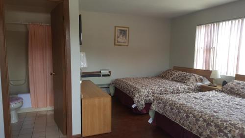 Wisconsin Dells Hotel | Alpine Motel in heart of Wisconsin Dells downtown.