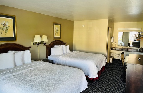 Helen Hotel | Alpine Valley Inn
