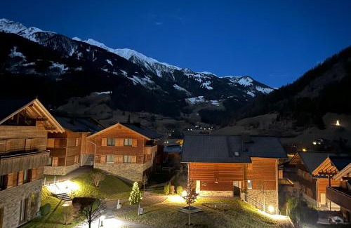 Matrei in Osttirol Apartment | AlpinPark Chalet mit Swimmingpool, Sonnenloggia und Kamin - Großglockner Resort Kals-Matrei