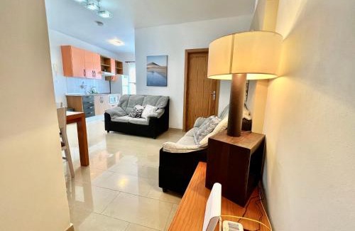 Alcala House | Alquiler de Habitación privada con baño compartido cerca al Mar!