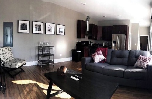 Lancaster Apartment | Al’s Apartment