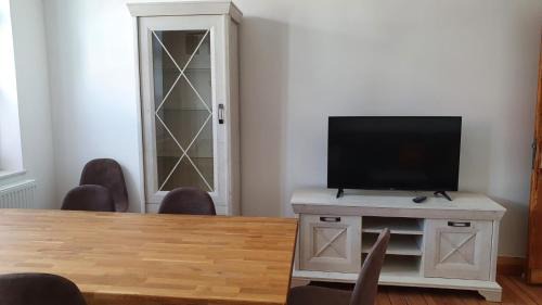 Lychen Apartment | Alt-Berliner Schwanenhof - Ferienwohnungen Lychen