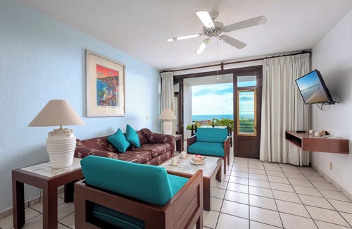 Emiliano Zapata Resort | Alta Vista Hideaway – 1 Bedroom, 2 Baths, Ideal for 4 Guests