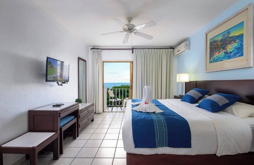 Emiliano Zapata Resort | Alta Vista Hideaway – 1 Bedroom, 2 Baths, Ideal for 4 Guests