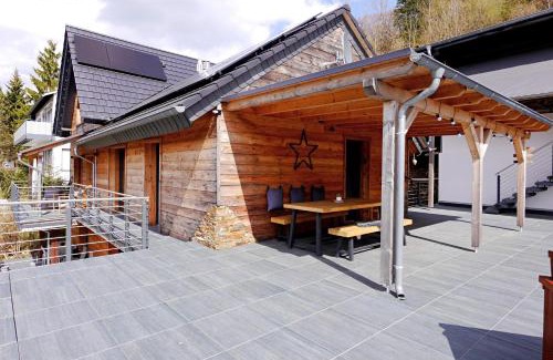 Schwalefeld Apartment | Alte Försterei - Luxus-Fewo JÄGERHEIM mit Pool & Sauna