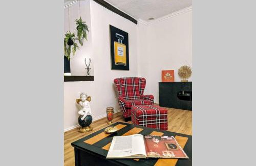 Biebernheim Apartment | Alte Schreinerei, charmantes Ferienhaus gegenüber der Loreley