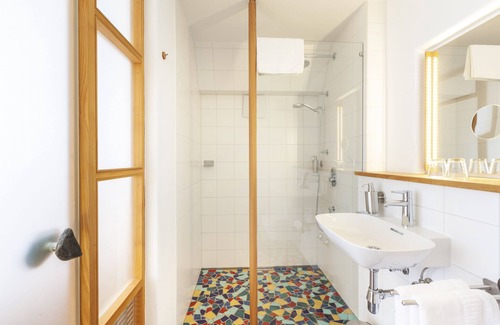 Munchen District Hotel | Alter Wirt GmbH in Grünwald