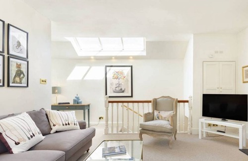 Stockbridge House | ALTIDO 2bed house with parking near Dean Gardens