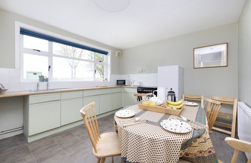 Ellon Apartment | ALTIDO Gorgeous Cottage with Garden & Great Views