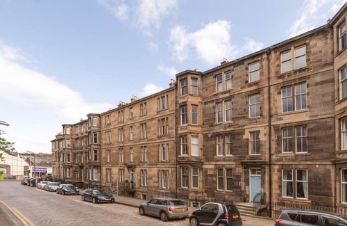 Stockbridge Apartment | ALTIDO Stunning 1-bed flat near Scottish Gallery