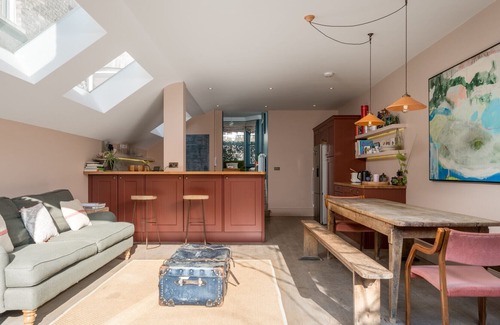 Kensal Green Apartment | ALTIDO Stunning 2-bed house w/ garden
