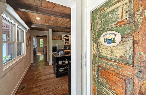 Mirror Lake Cabin | Altitude Adjustment | Modern Farmhouse Style with Gorgeous Mountain Views