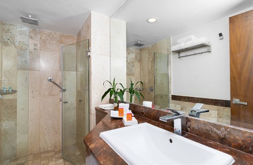 San Jose del Cabo Hotel | Altitude by Krystal Grand Los Cabos – All Inclusive