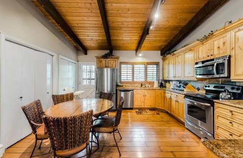 Knollwood House | Altitude Haus