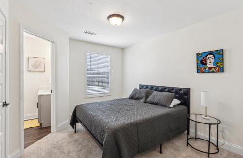 Clarksville Apartment | Alto I5 I Corporate Apartment I Pool I Gym