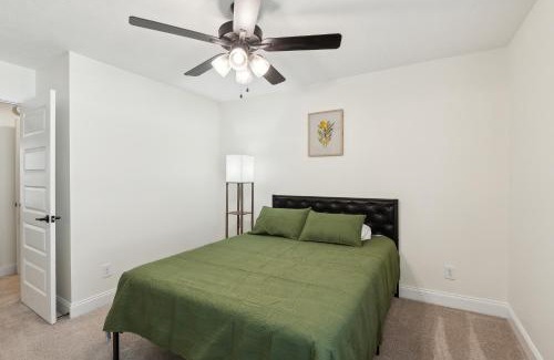Clarksville Apartment | Alto K4 I Cozy & Comfy I Gym I Parking I Pool