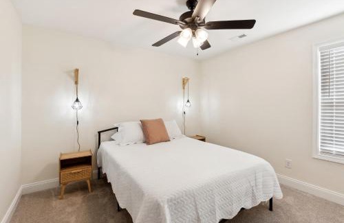 Clarksville Apartment | Alto L5 I Great For The Family I Pool I Parking