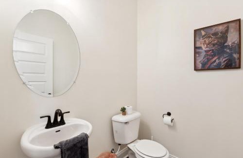 Clarksville Apartment | Alto L5 I Great For The Family I Pool I Parking