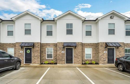 Clarksville Apartment | Alto M5 Marvelous 2bd,25bth Wpool Acc
