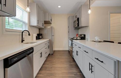 Clarksville Apartment | Altog2 Immense Unit 2bd 25 Bth