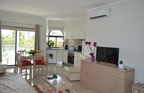 Montes de Alvor Apartment | Alvor Red Nice Terrace Flat