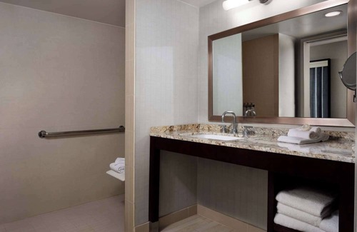 South Redondo Hotel | Always a Great Idea To Unwind! Pet-Friendly, Near Noble Park, Balcony, w/Pool!